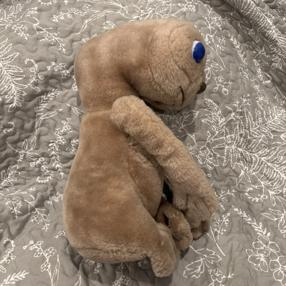 Showtime Vintage 1982 ET Plush 12